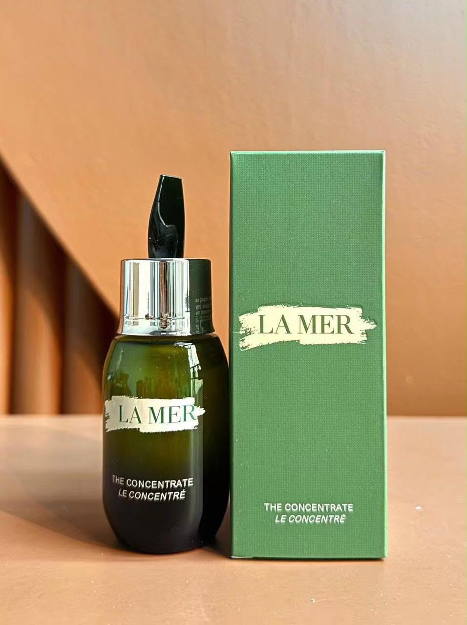 La Mer The Concentrate Face Serum | Barrier Strengthening & Soothing Serum | 50ml / 1.7 fl oz